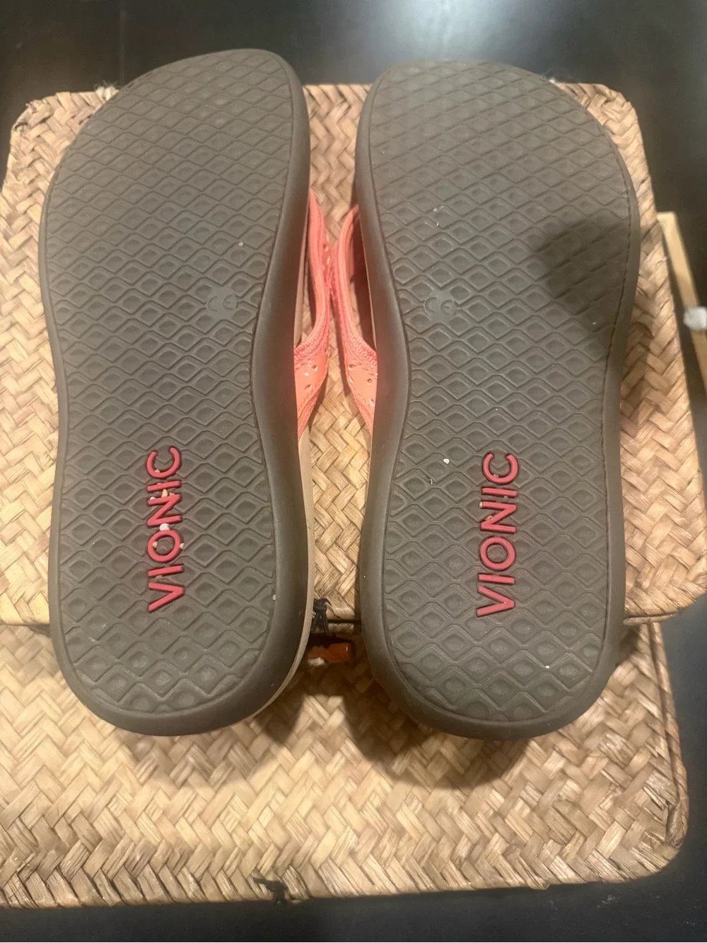 Vionic Coral Pink Women's Thong Sandals